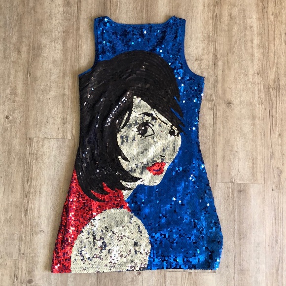 Runway - sequence red white and blue dress - Picture 4 of 4